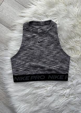 Оригінальний спортивний топ-майка