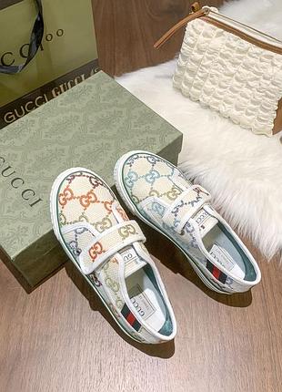 Кеди жіночі