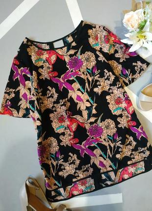 Черная блуза в цветочный принт удлиненная футболка