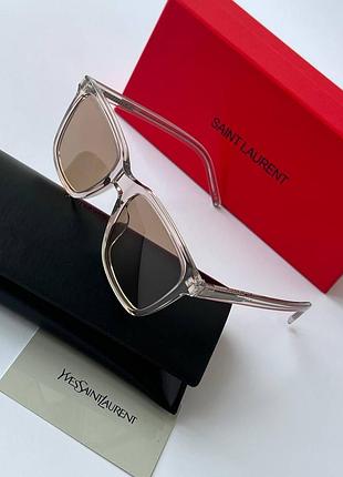 Солнцезащитные очки брендовые