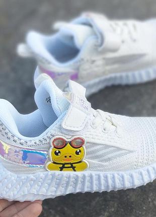 Легкие летние кроссовки, которые праздниковятся 28,29 г.