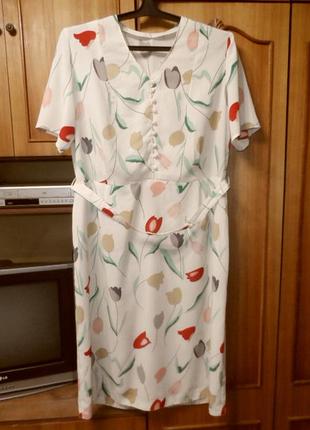 Красивое летнее платье под пояс большой размер бежевое в цветы, дефект