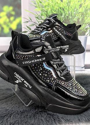 Модні жіночі кросівки, кросівки зі стразами