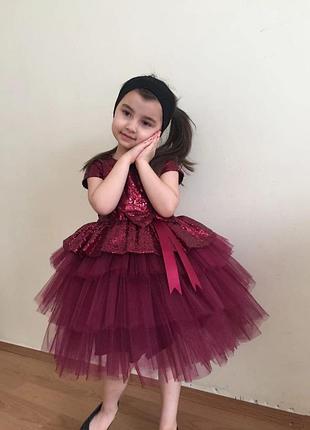 Неймовірно гарне  плаття ❤️❤️❤️ дуже красиве!для дівчаток