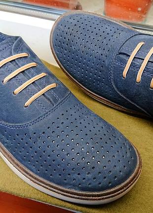 Очень мягкие и  легкие кожаные кроссовки " merrell ®"  оригинал. 38,5 р