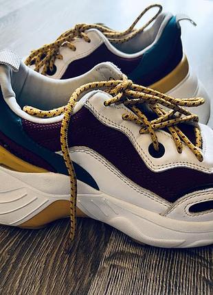 Стильні кросівки pull&bear