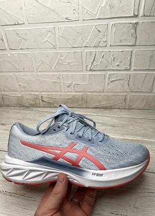 Круті бігові кросівки asics dynablast 2