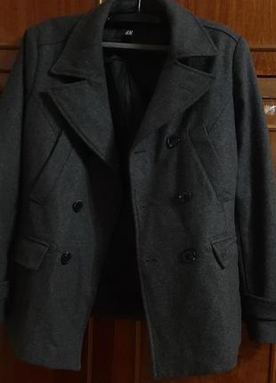 Фірмове пальто