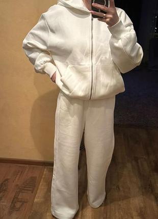 Продаю костюм zara