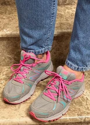 Жіночі сірі кросівки new balance