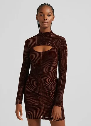 Короткое женское платье в обтяжку bershka