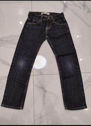 Джинси levi's.  розмір  6 років