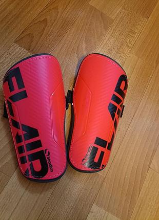 Футбольные щитки sondico от 160 см м