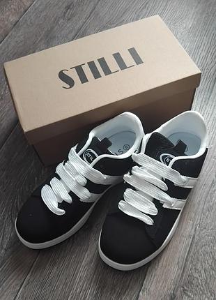 Кроссовки женские