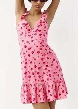 Розовое льняное платье сарафан в цветочный принт zara