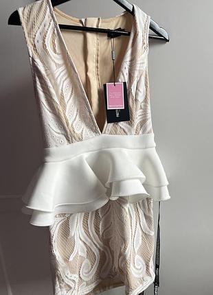 Весільна сукня з мереживом