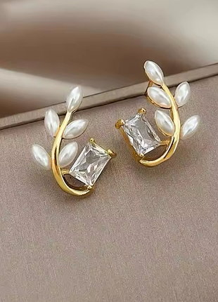Лаконичные нежные серьги