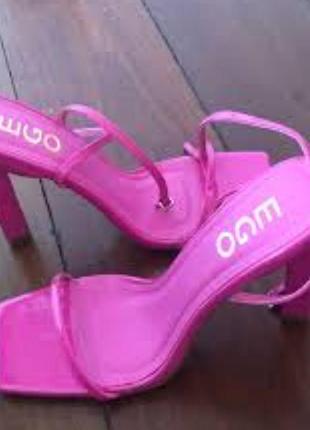 Стильные женские розовые босоножки