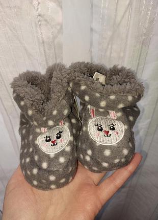 Капчики для дитини, піпетки із зайчиком , сірі в горох капці