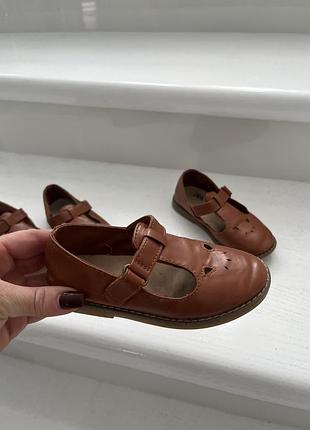 Туфельки для дівчинки