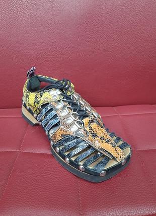 Босоножки женские   
marques almeida 36р стелька 23см 1000грн оригинал