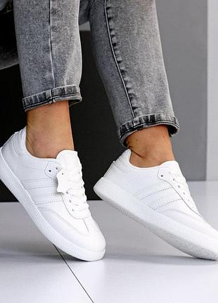 Класичні жіночі білі кеди в натуральній шкірі, практичні кеди під джинси, ретро класика, низька підо