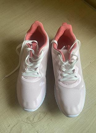 Женские облегченные кроссовки