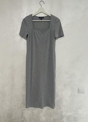 Сукня в рубчик