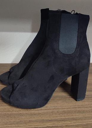 Ботинки туфли с открытым носиком