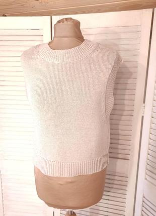 Бежева жилетка