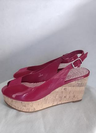 Босоножки, яркие, удобные