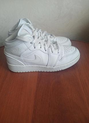 Кроссовки nike jordan