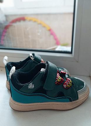 Кроссовки на мальчика