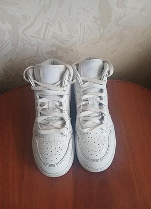 Кроссовки nike jordan