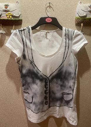 Футболка принт жилетка