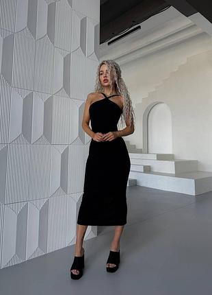 Платье эффектно в рубчик