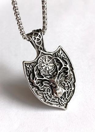 Кулон-амулет з оленем та рунічним компасом вегвізир. тотемна тварина олень