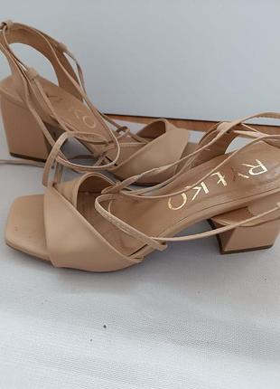 Босоножки женские кожаные rylko