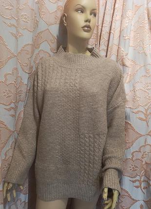Светер женский.