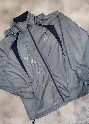 Чоловічий спортивний костюм