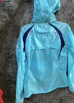 Легкая ветровка