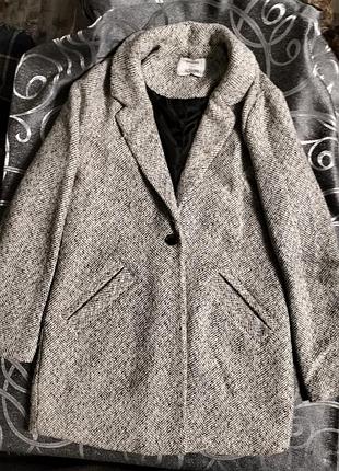Женское пальто bershka