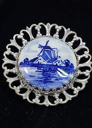 Фарфоровая брошь delft, винтаж