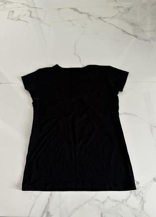 Чорна футболка guess6 фото