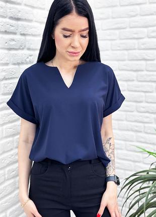 Жіноча сучасна блузка з вирізом та коротким рукавом база