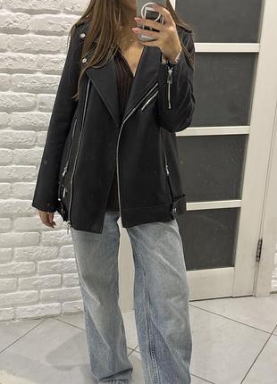 Чорна куртка кожана s pull and bear