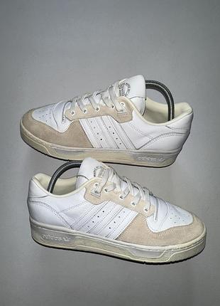 Адідас рівалрі лов