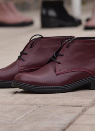 Pavlina shoes жіноче взуття  з натуральної шкіри , багатого багряно бордово- винного кольору.