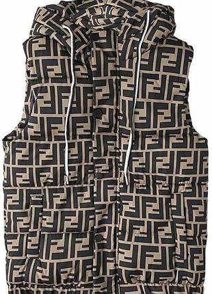 Теплий коричневий жилет із принтом