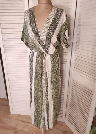 Длинное фирменное платье